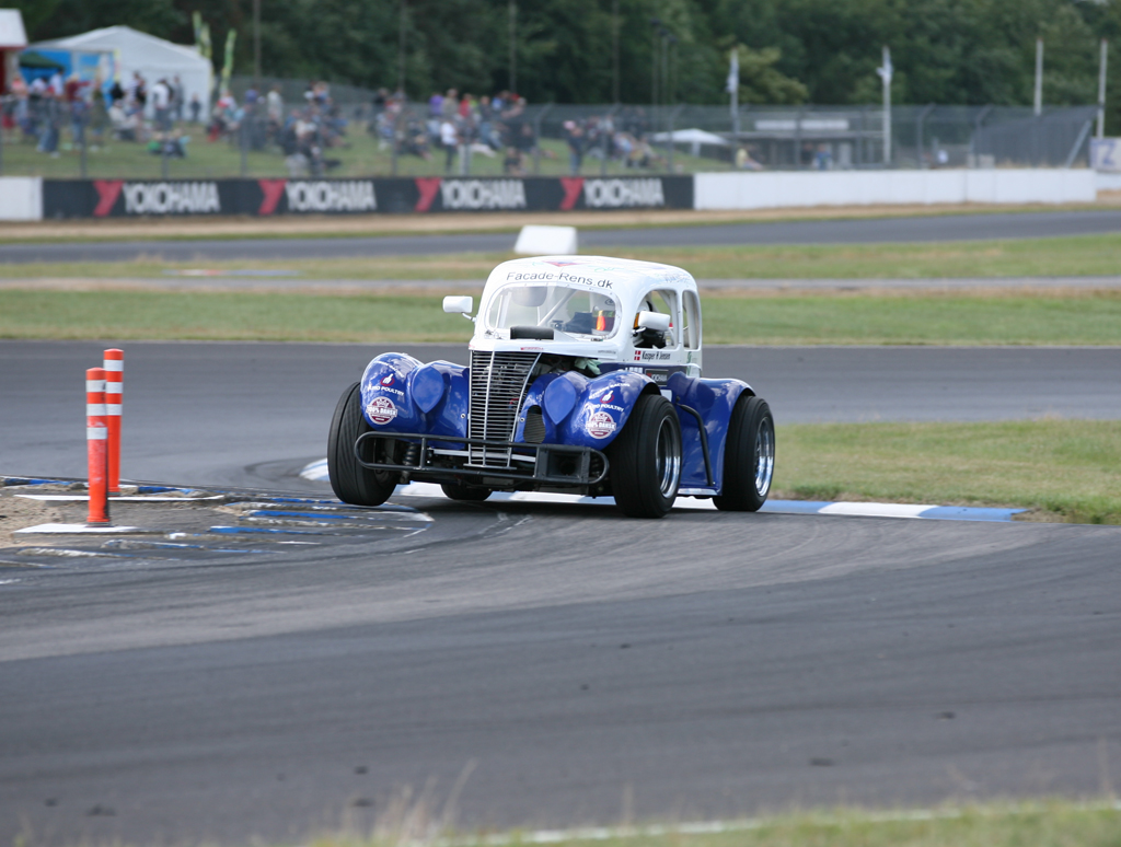 Kasper H Jensen fandt sig hurtig til rette i en Legend Cup bil.
(Foto: Motorsporten.dk)